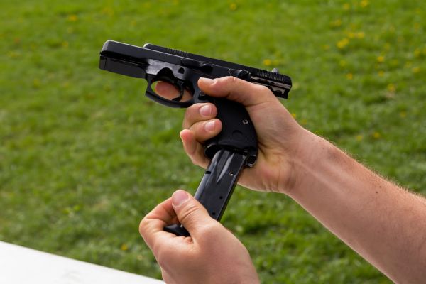 tireur pistolet vitesse